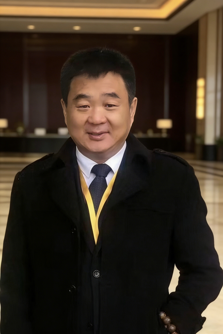 1770103942-生成特定角度的艺术人像 (3)